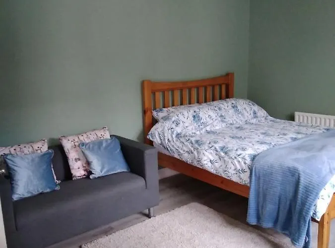 לינה וארוחת בוקר Rock House קריקמקרוס